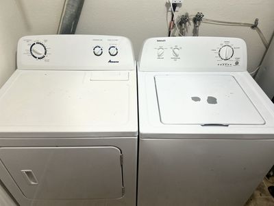 Admiral Top-Load Washer & Amana Electric Dryer Set - White
