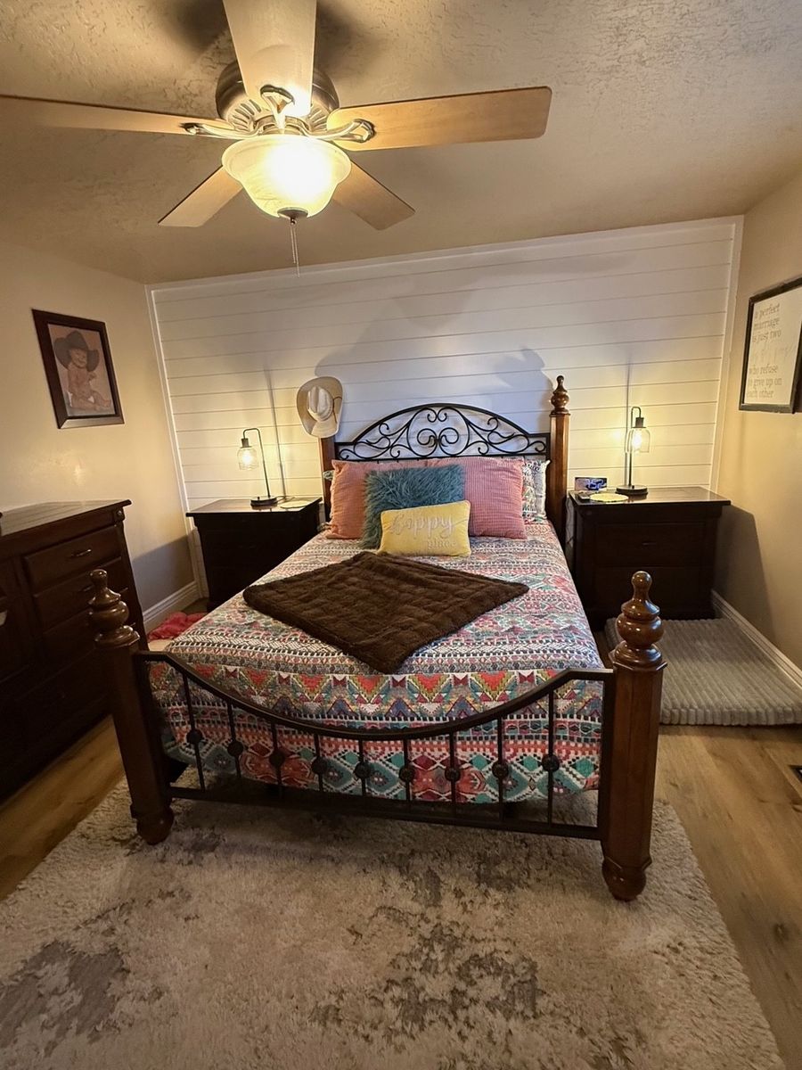 Queen Bedroom Set including tempurpedic mattress and adjustable base