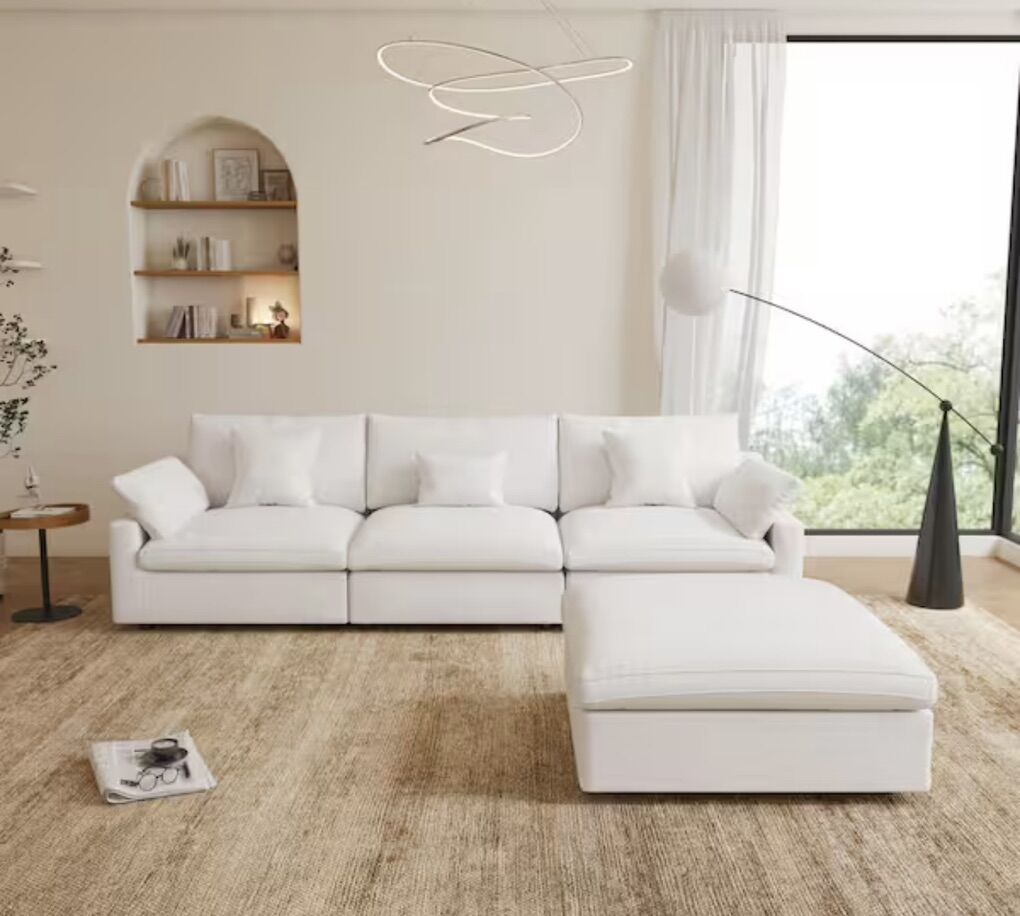 Sectional Sofa w/ Ottoman - New