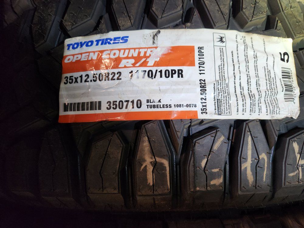 35x12.50r22 toyo open country rt