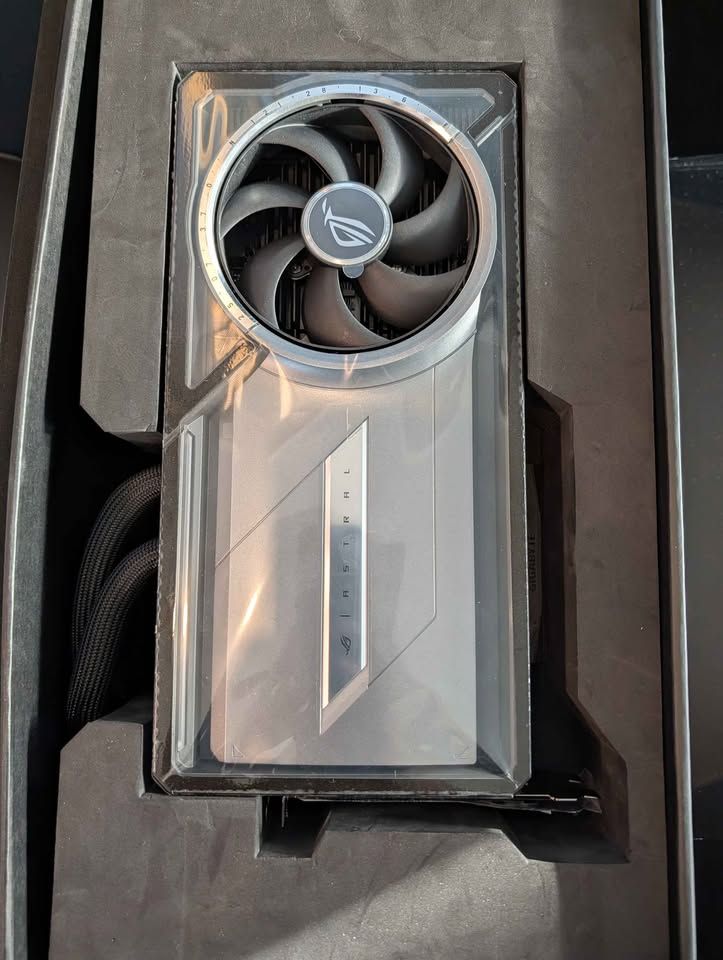ASUS NVIDIA GeForce RTX 5090 Astral LC Overclocked Liquid Cooled 32GB GDDR7 PCIe 5.0 Graphics Card