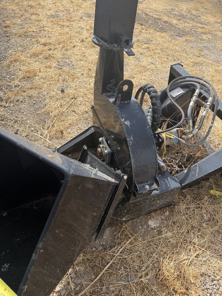 Heavy Duty Hydraulic Wood Chipper Attachment