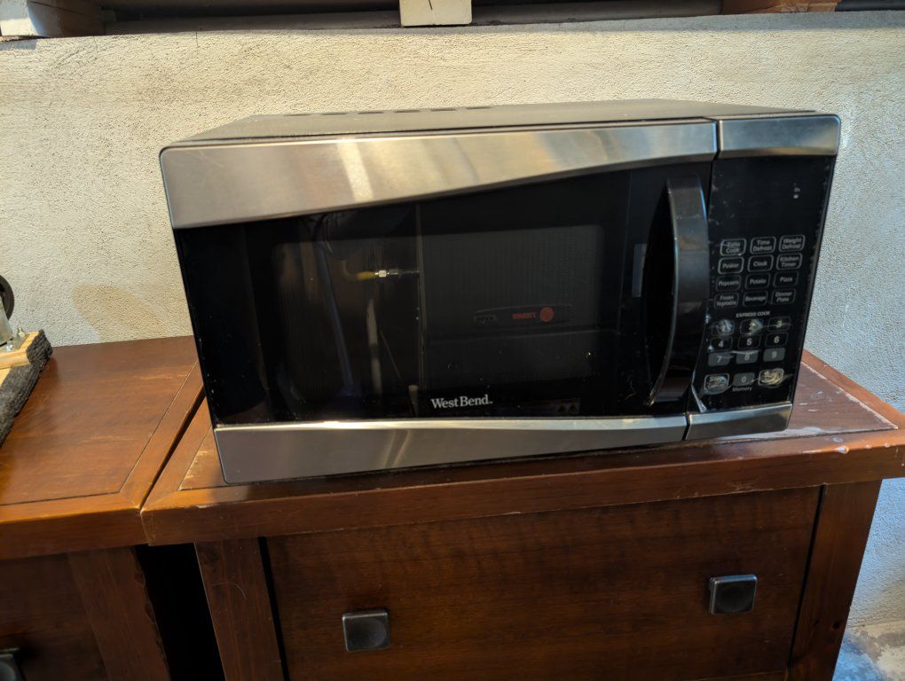 Countertop microwave