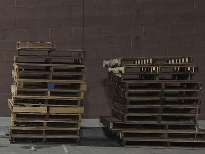 Used Wood Pallets - Standard Size