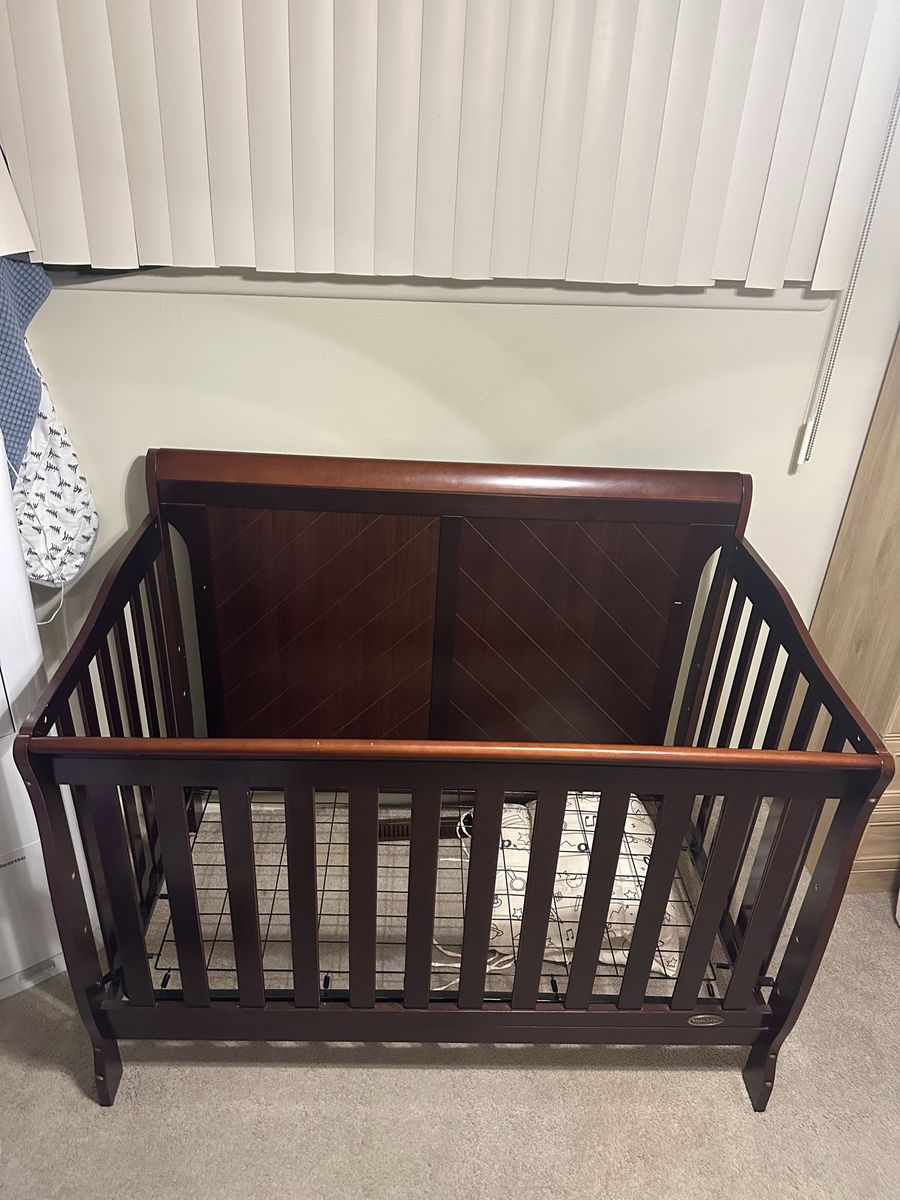 Crib & changing table