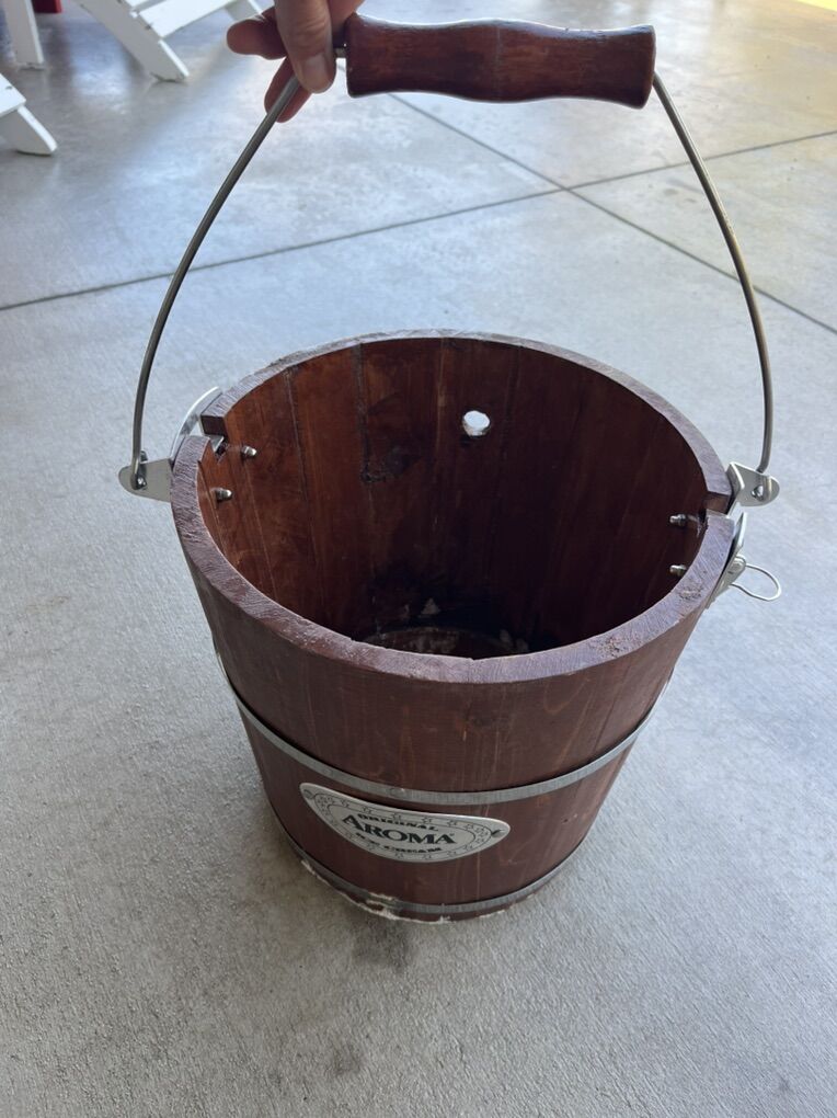 Vintage Wooden Ice Cream Bucket Decoration
