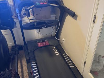 Sole F63 Folding Treadmill - great Condition, Home Exercise Equipment
