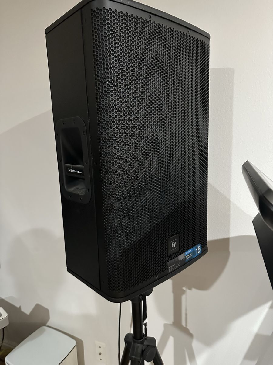 Electro-Voice ELX115 Live X 15-Inch Passive 2-Way Loudspeaker - Black