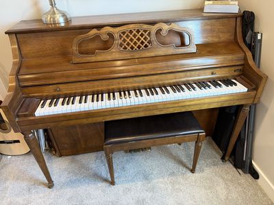 Upright Kimball Console Piano 600 OBO