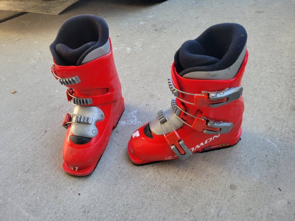 ski boots 22-22.5 M4-4.5 W5-5.5