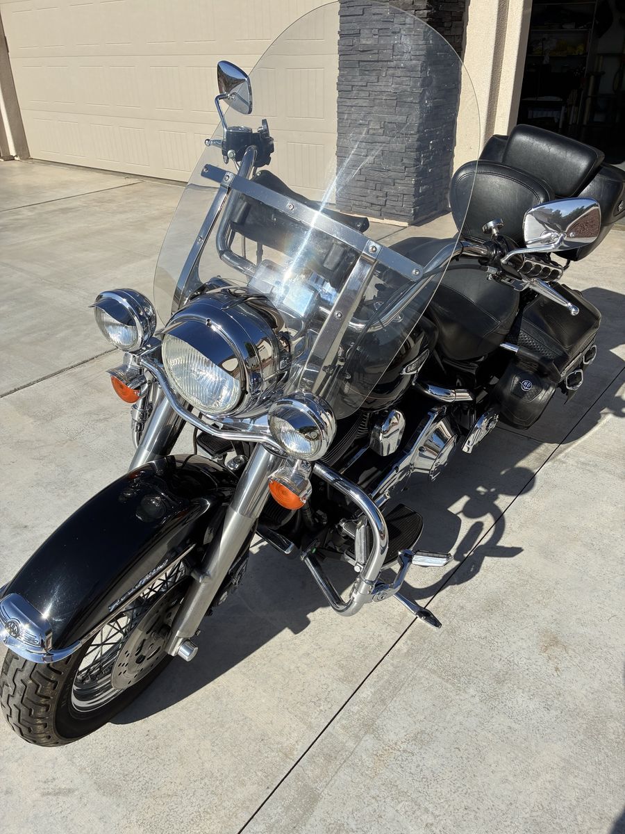 Harley-Davidson Road King Street in , Windshield, Leather Saddlebags