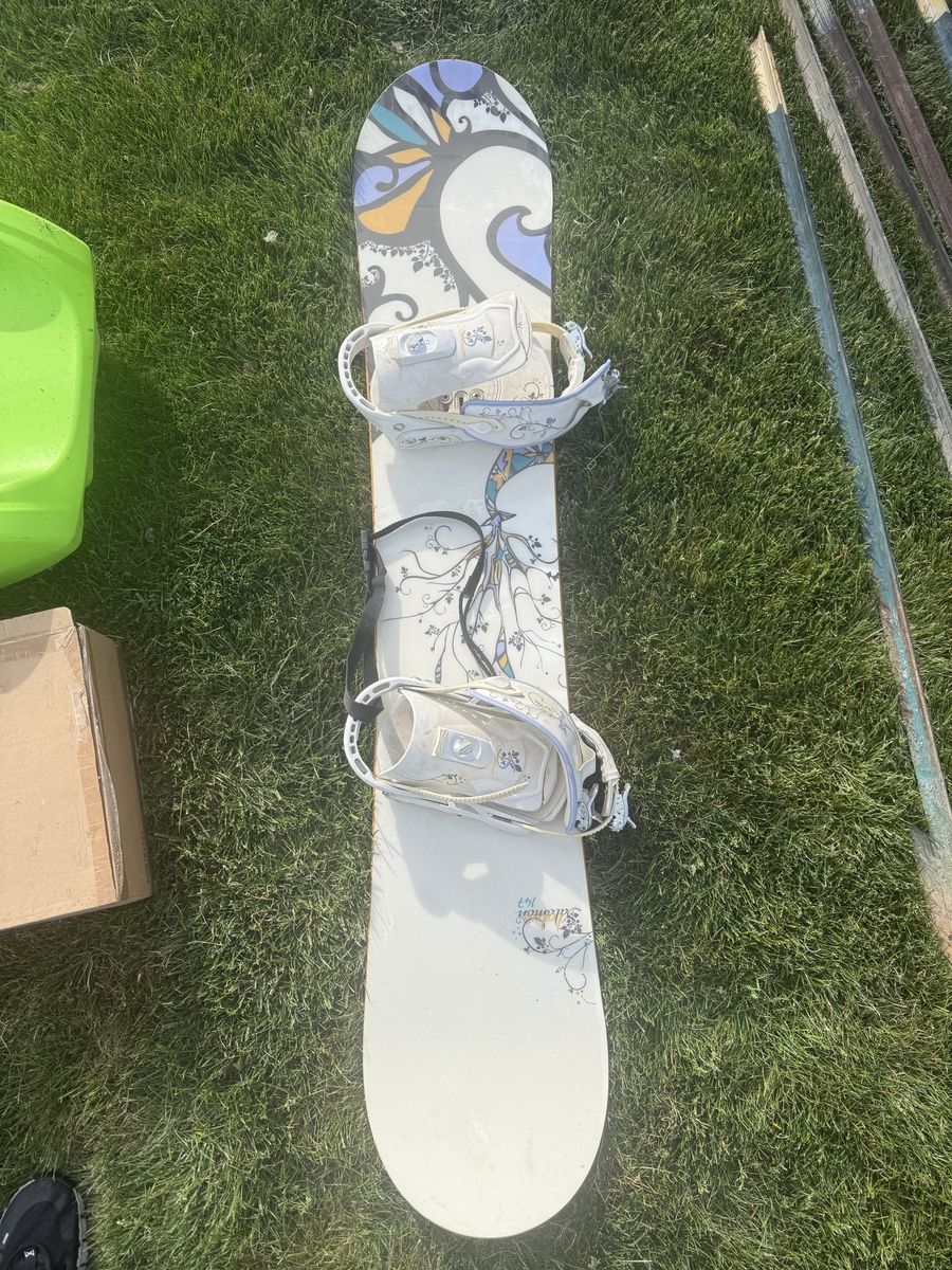 Women’s Lotus Solomon 147 snowboard