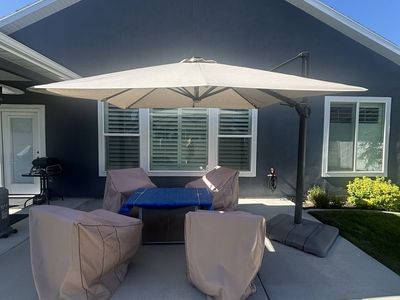 10’ x 10’ cantilever umbrella