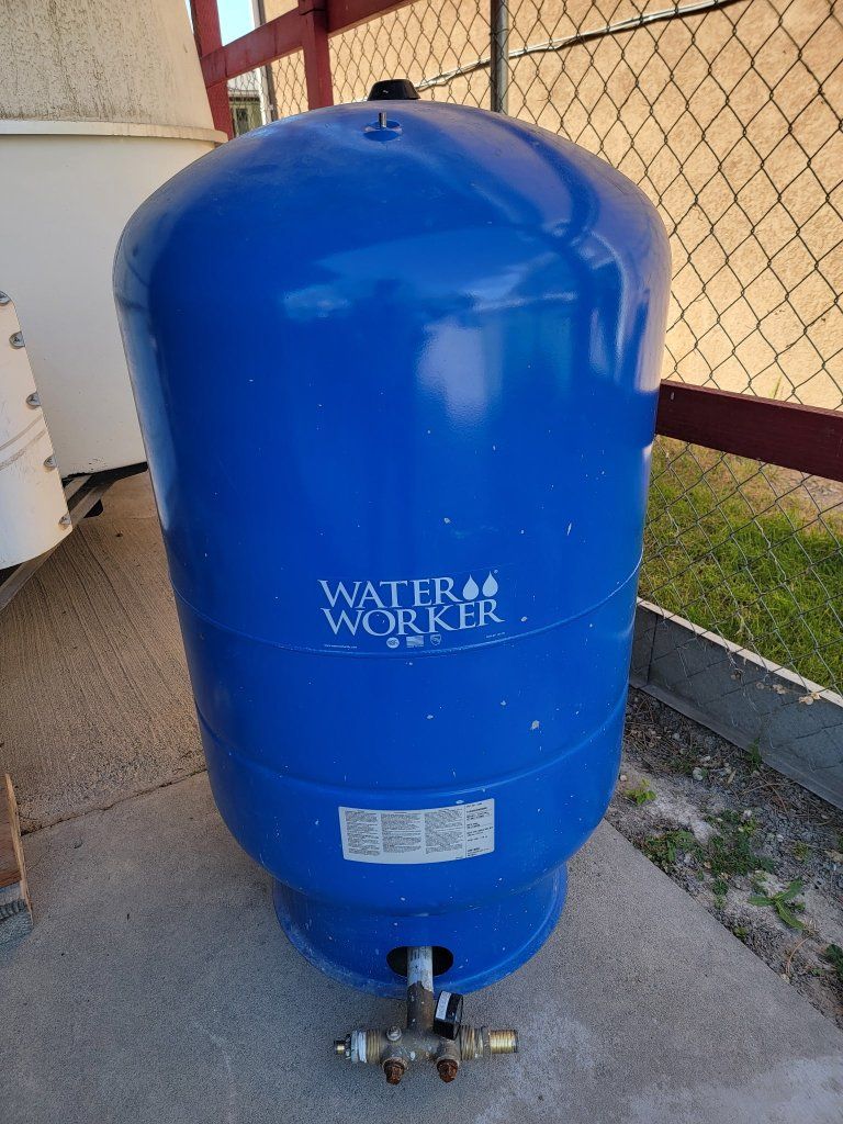 Water Worker 86 Gal Pressurized Well Tank