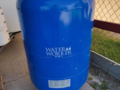 Water Worker 86 Gal Pressurized Well Tank