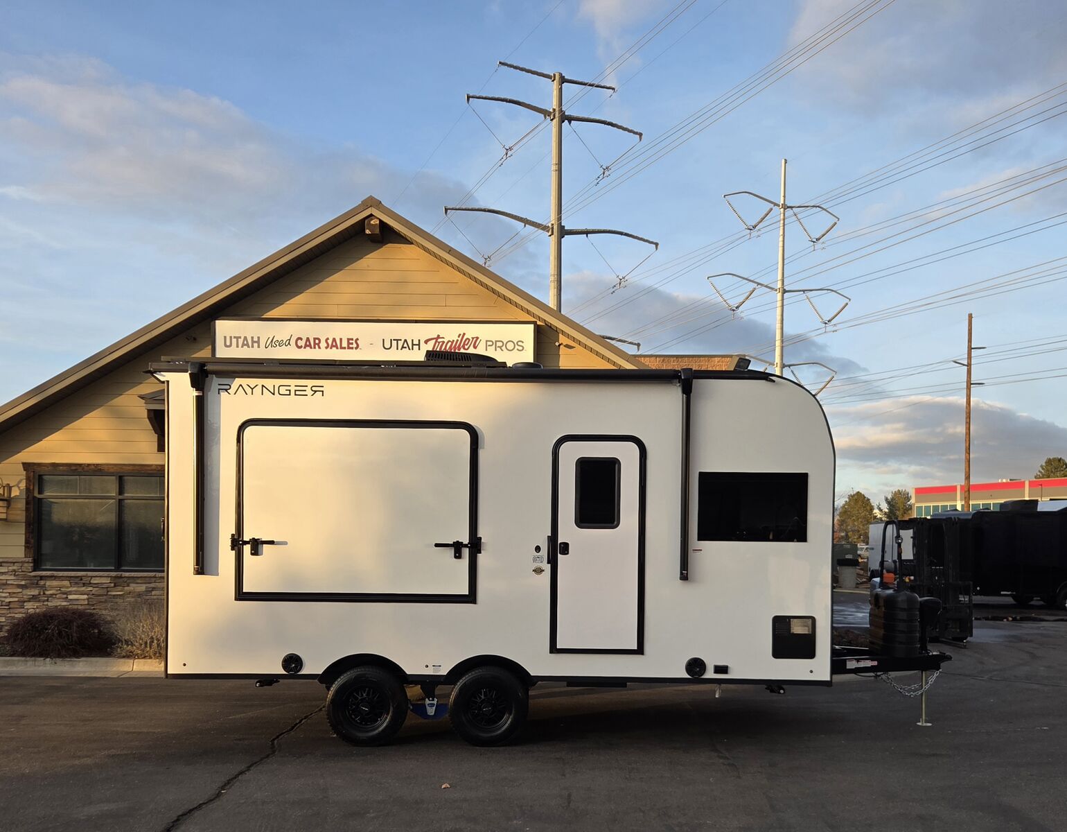 Raynger Elevate Elite! 8x18 / 8.5x18 Toy Hauler 12K Axles TRIPLE QUEEN TENT, Off Grid Solar!!!