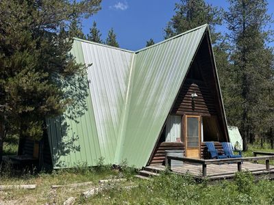 Charming Cabin Life-Island Park