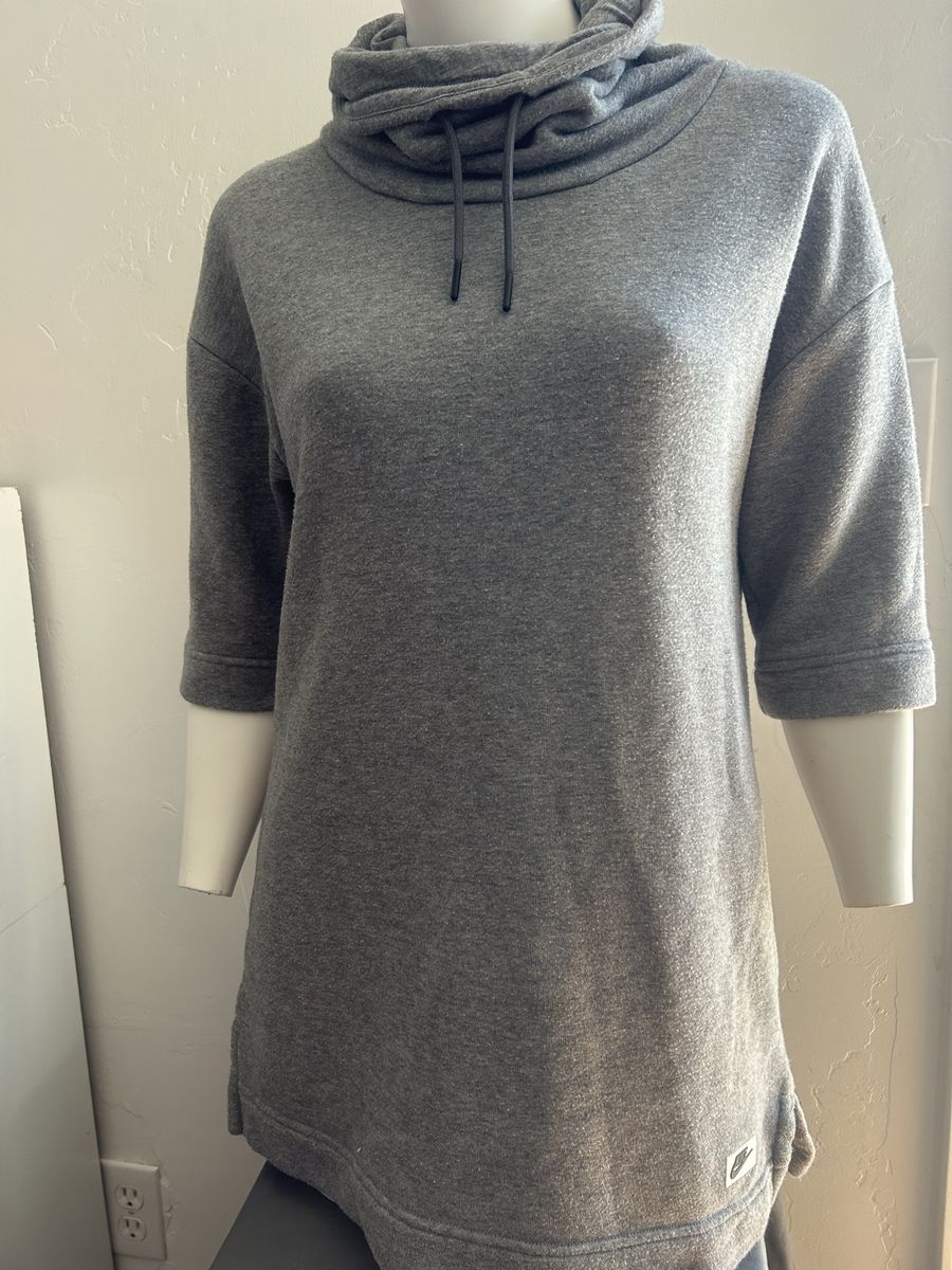 Nike size S 1/2 sleeve hoodie
