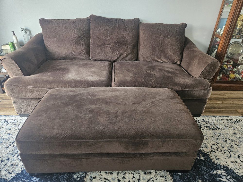Oversized Couch w/ Ottoman