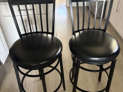 Set of 2 Black Bar Stools / Counter Stools