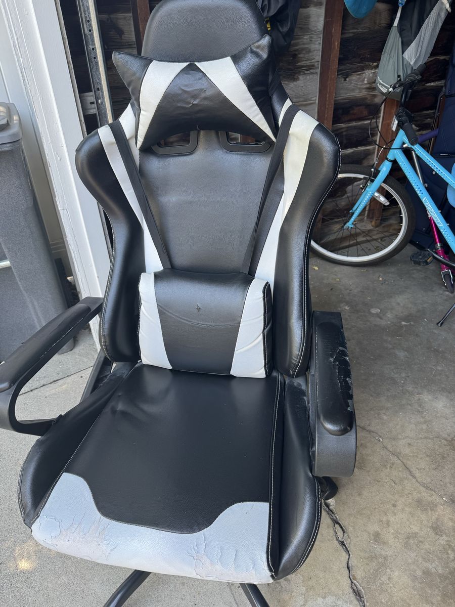 Black and White Ergonomic Gaming Chair with Headrest and Lumbar Support