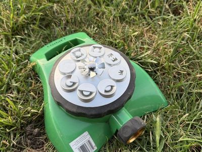 Orbit 58656 Oscillating Sprinkler with 7 Patterns - Green, New
