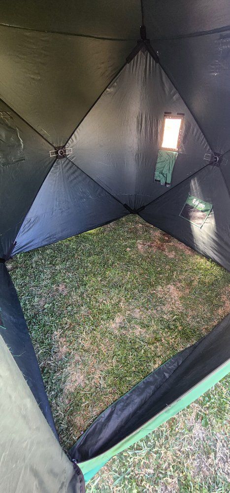 Ice fishing tent and 10" Auger
