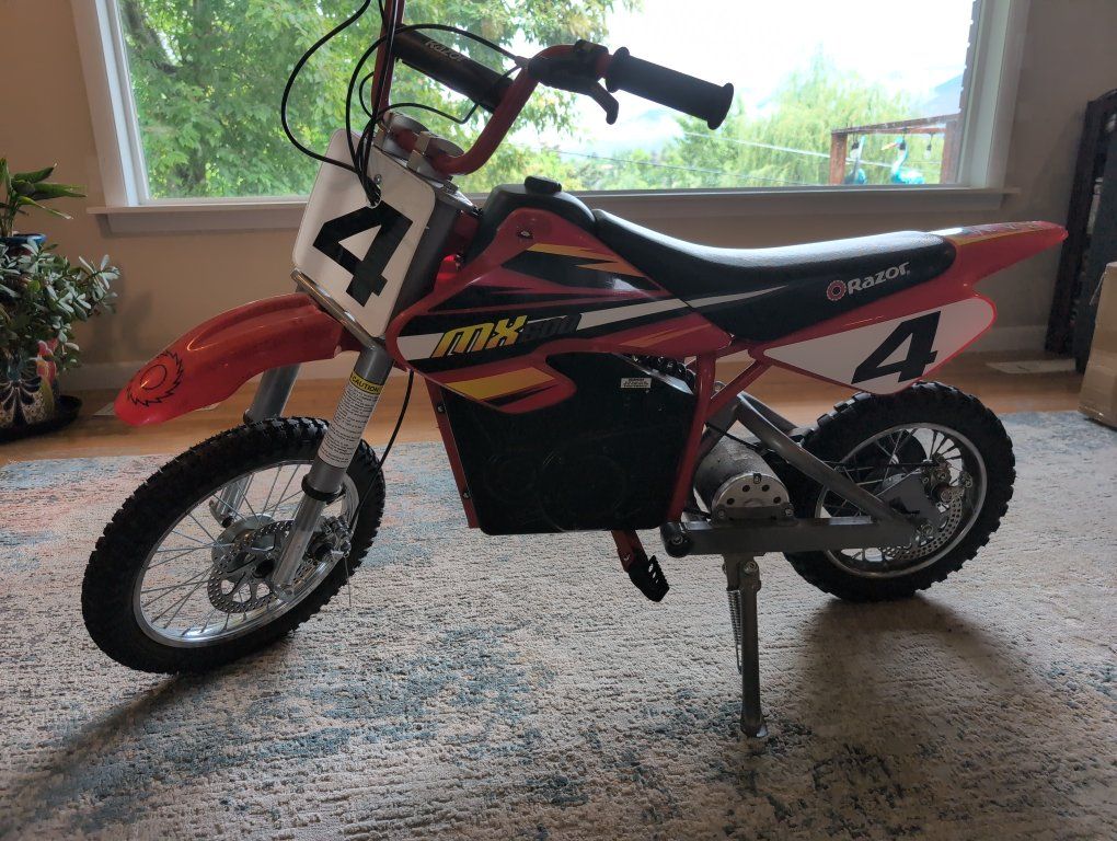 Razor MX500 Dirt Rocket Electric Motocross Bike - Red