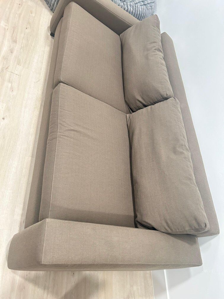 Lofgren's Modern Living Room Set