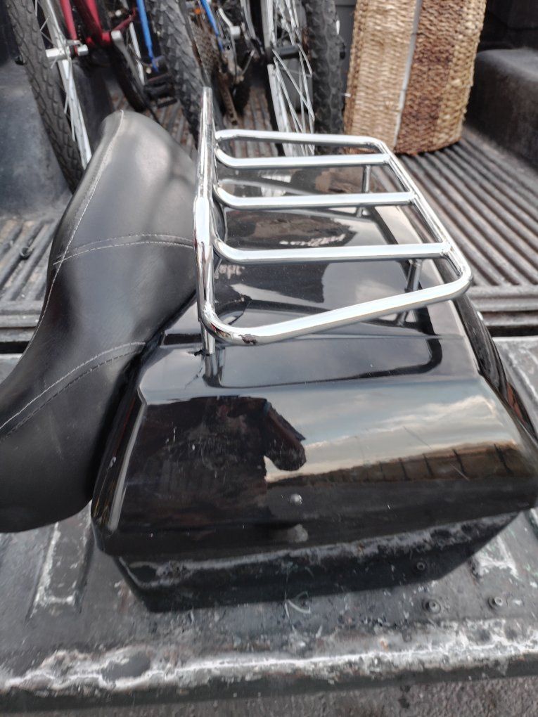 Harley-Davidson Detachable Passenger Backrest Sissy Bar & Luggage Rack for Touring Models
