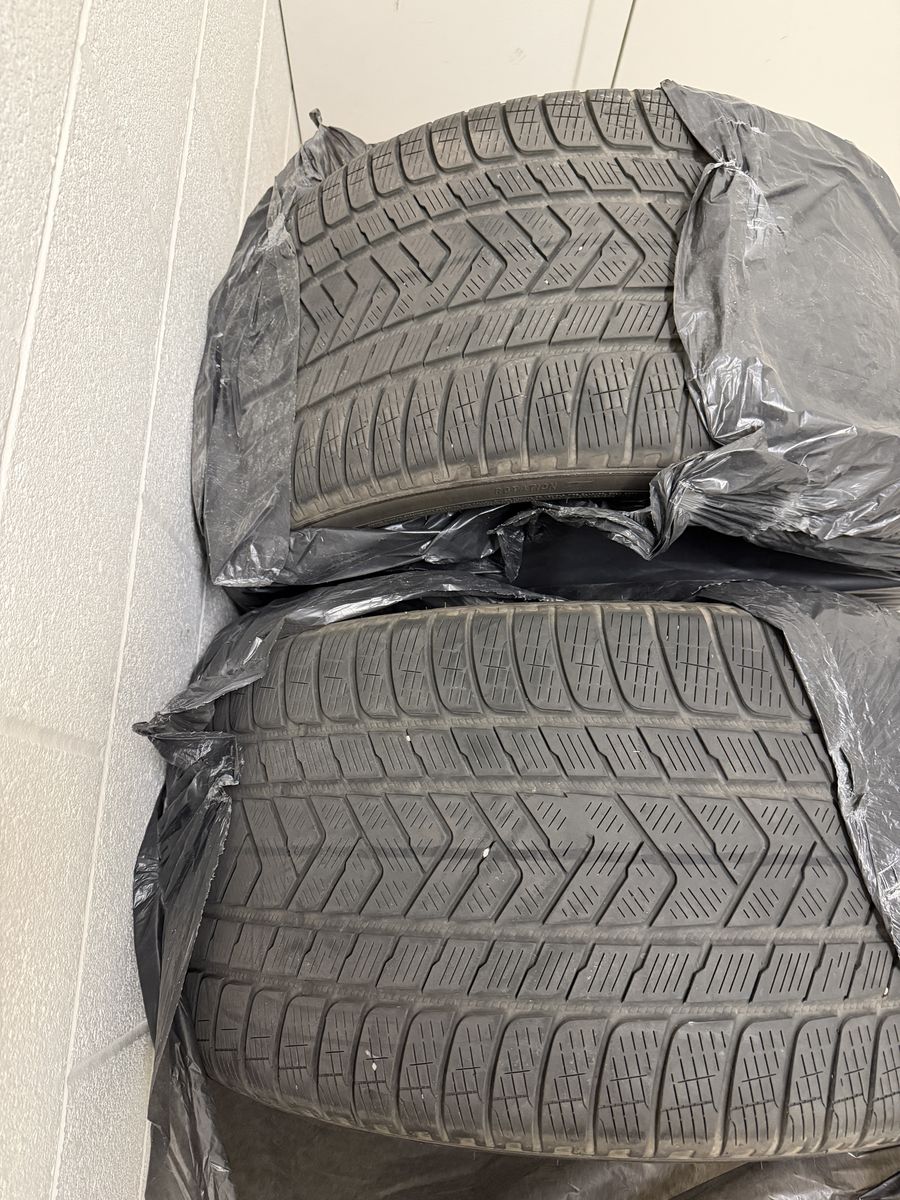Pirelli Scorpion Winter Tires for BMW X5 M50i