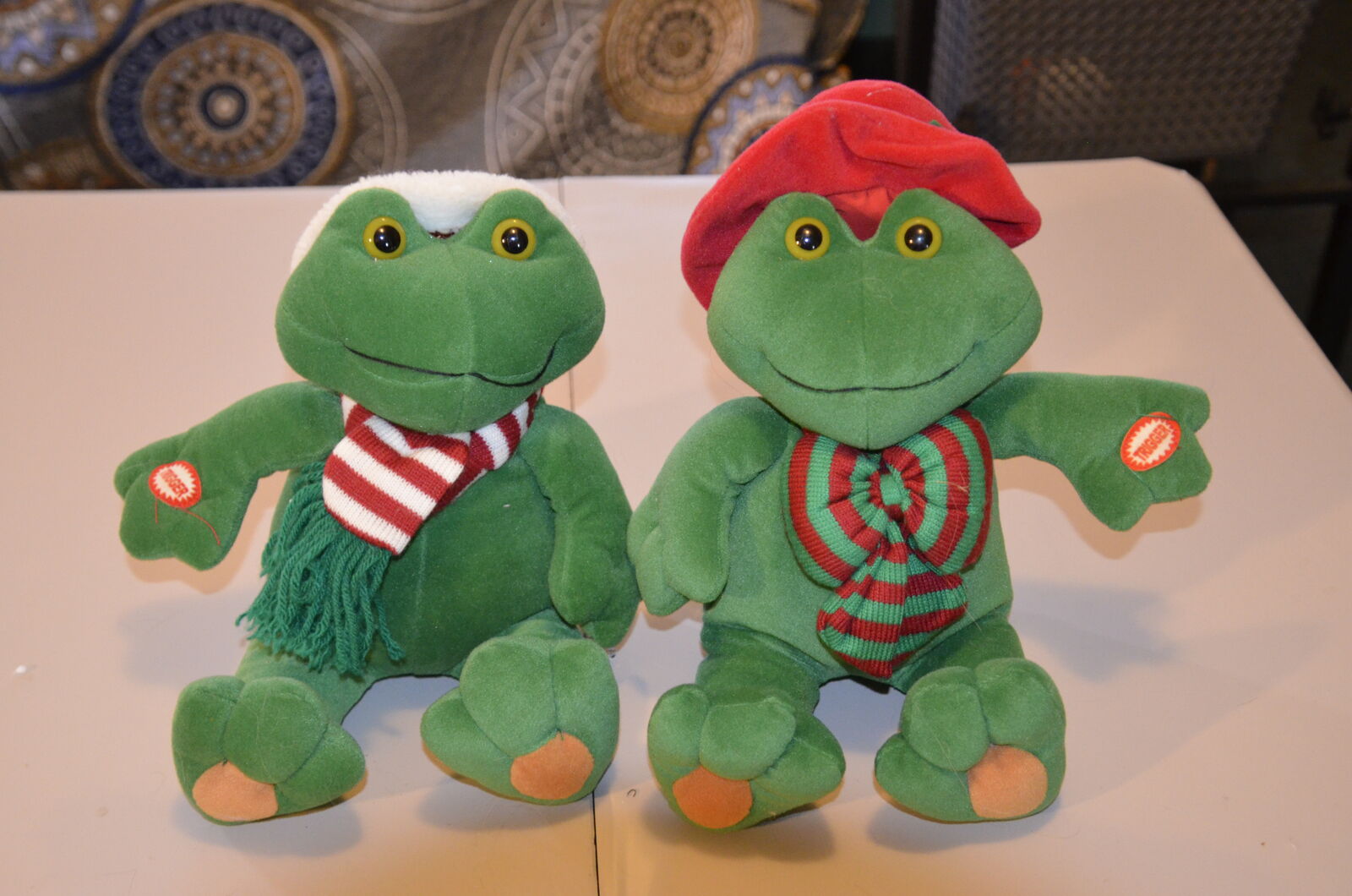 Singing Duet Plush Frogs