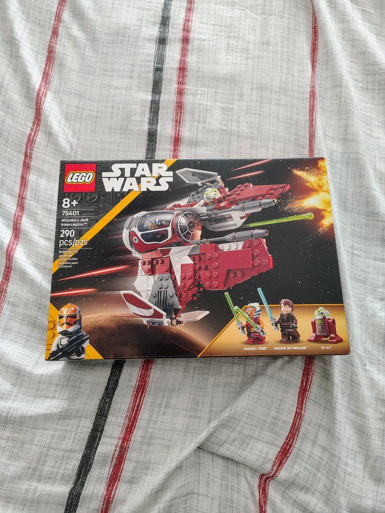 LEGO Star Wars Ahsoka's Jedi Interceptor Set 75401 - 290 Pieces