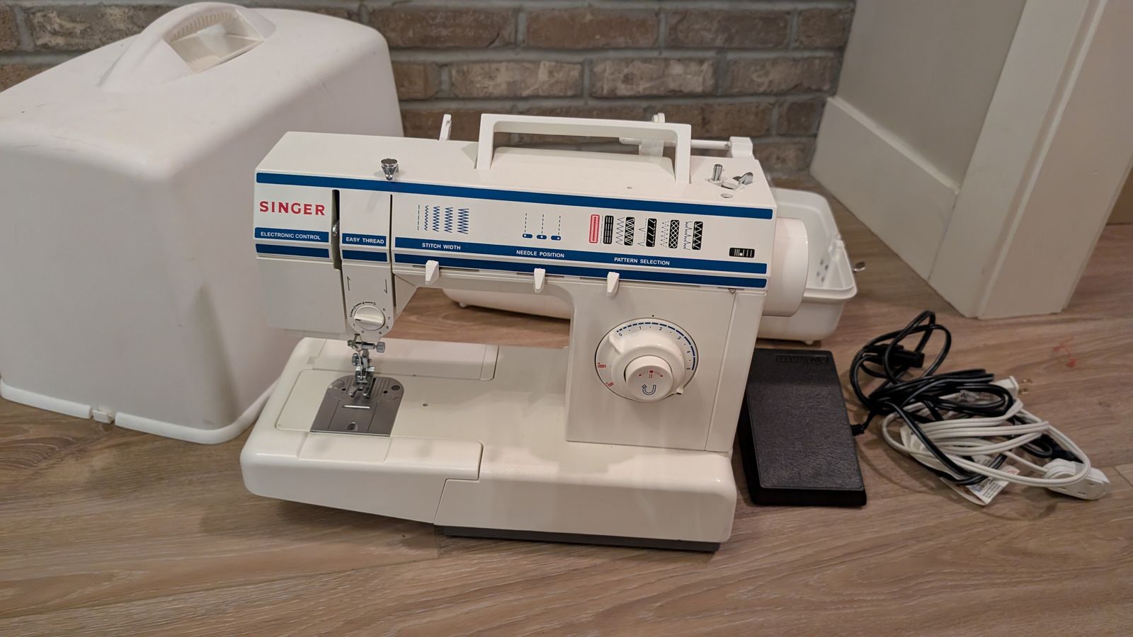 Portable Singer Sewing Machine