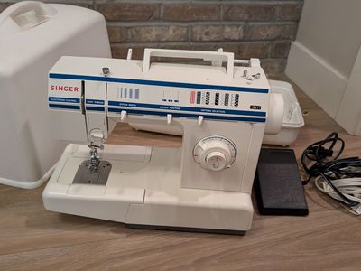 Portable Singer Sewing Machine