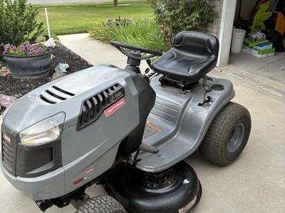 Craftsman LT1500 Riding Lawn Mower Used, doesn’t start but good condition.