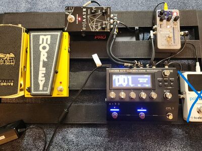 Pedaltrain Pedalboard is with Tour Case and Truetone 1 SPOT PRO Power Supply