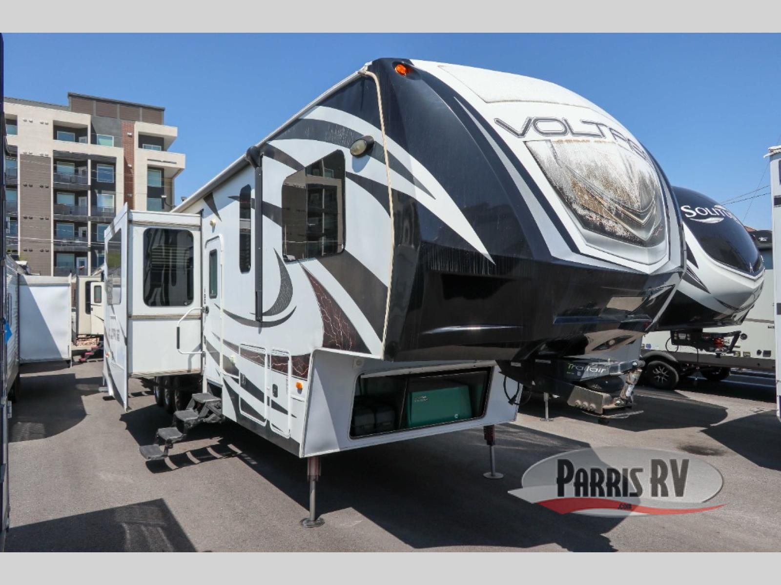Used 2014 Dutchmen RV Voltage V3895