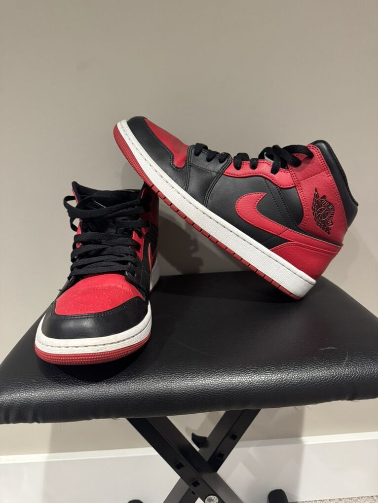 Jordan 1 Mid Bred Mens Size 10.5