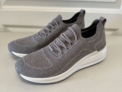 Women’s 8 Sketchers Billion Woven Walks Slip-On Sneakers Shoes