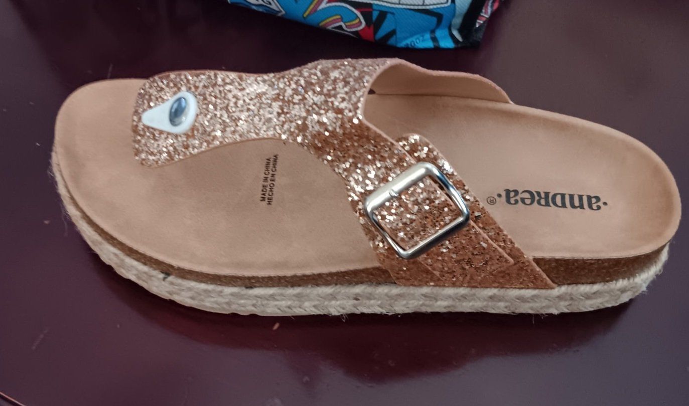Andrea sandals