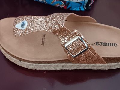 Andrea sandals