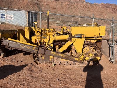 Caterpillar RD4 Crawler Dozer - Vintage Heavy Equipment for Restoration or Parts