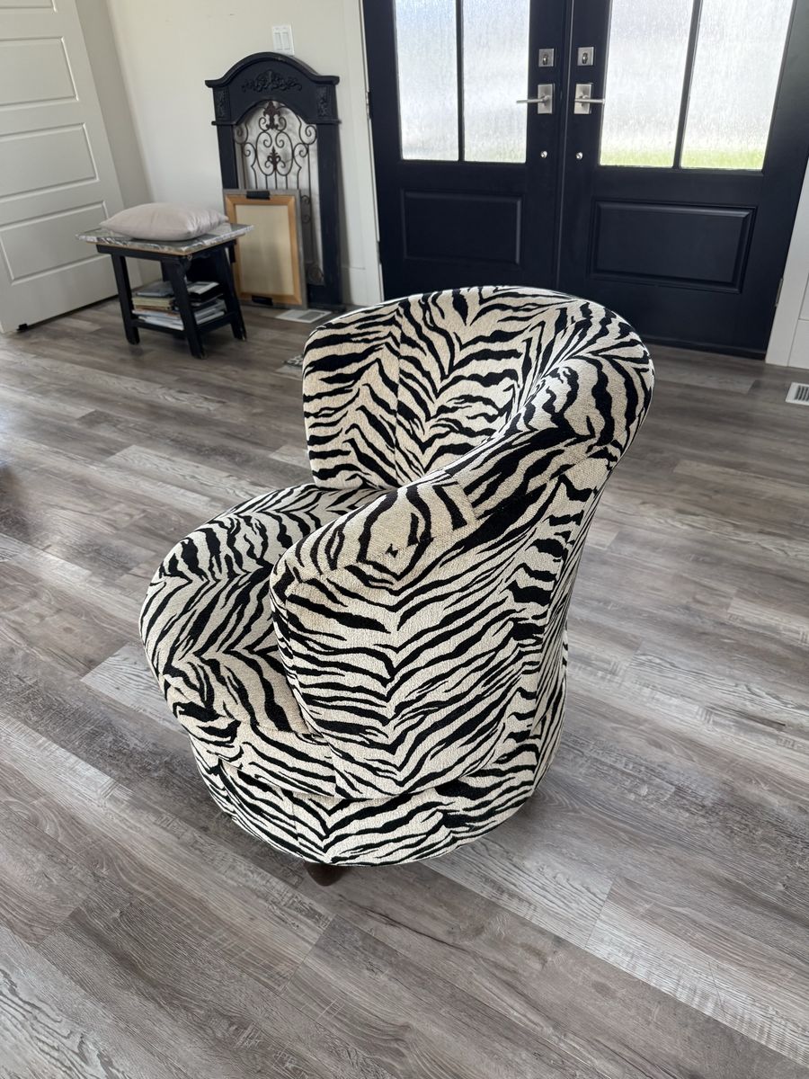 Swivel chair