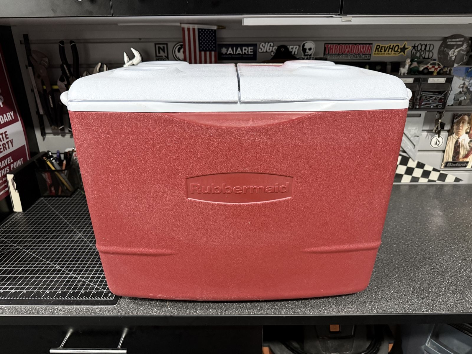 Rubbermaid Cooler