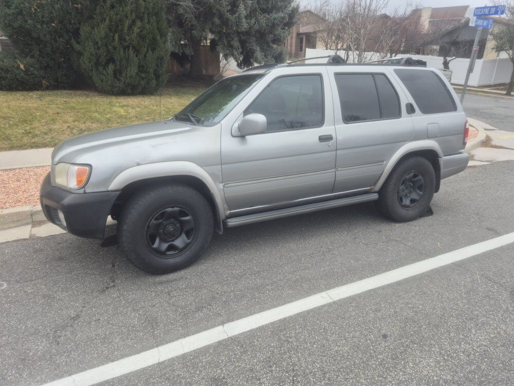 2001 NISSAN PATHFINDER LE