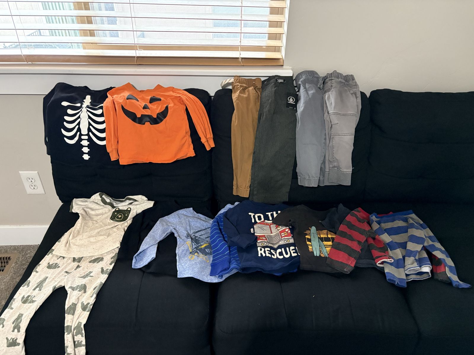 Lot of 10 Boys' Size 2T Clothing all in great condition