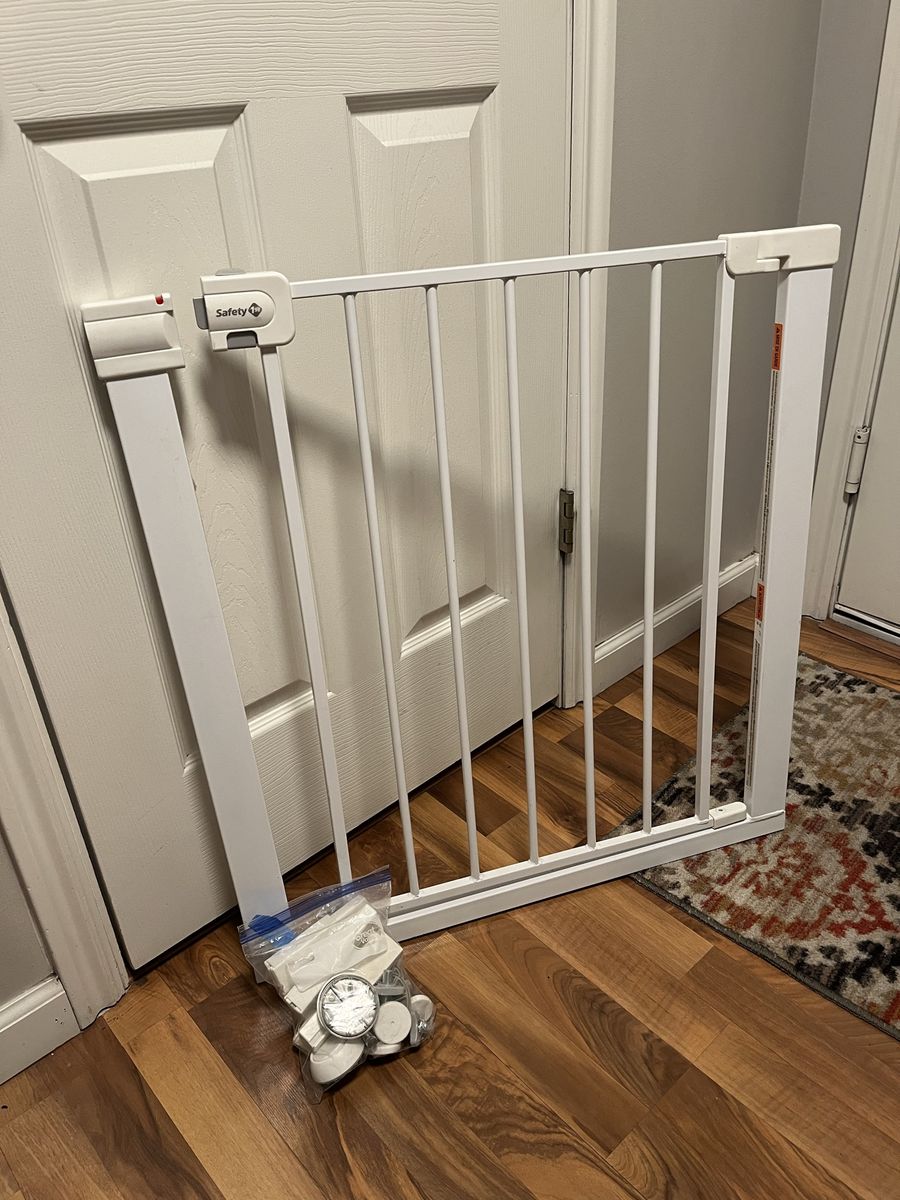 Safety 1st Baby Gate