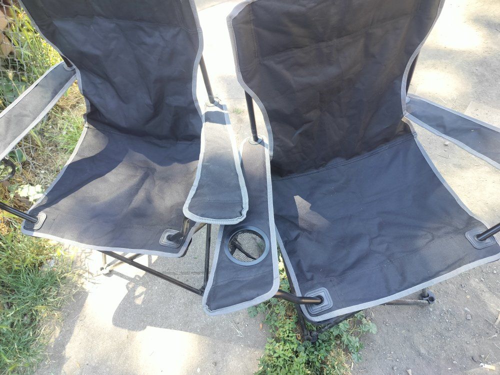 2x Bass Pro Shops Folding Lawn Chairs – Very Lightly