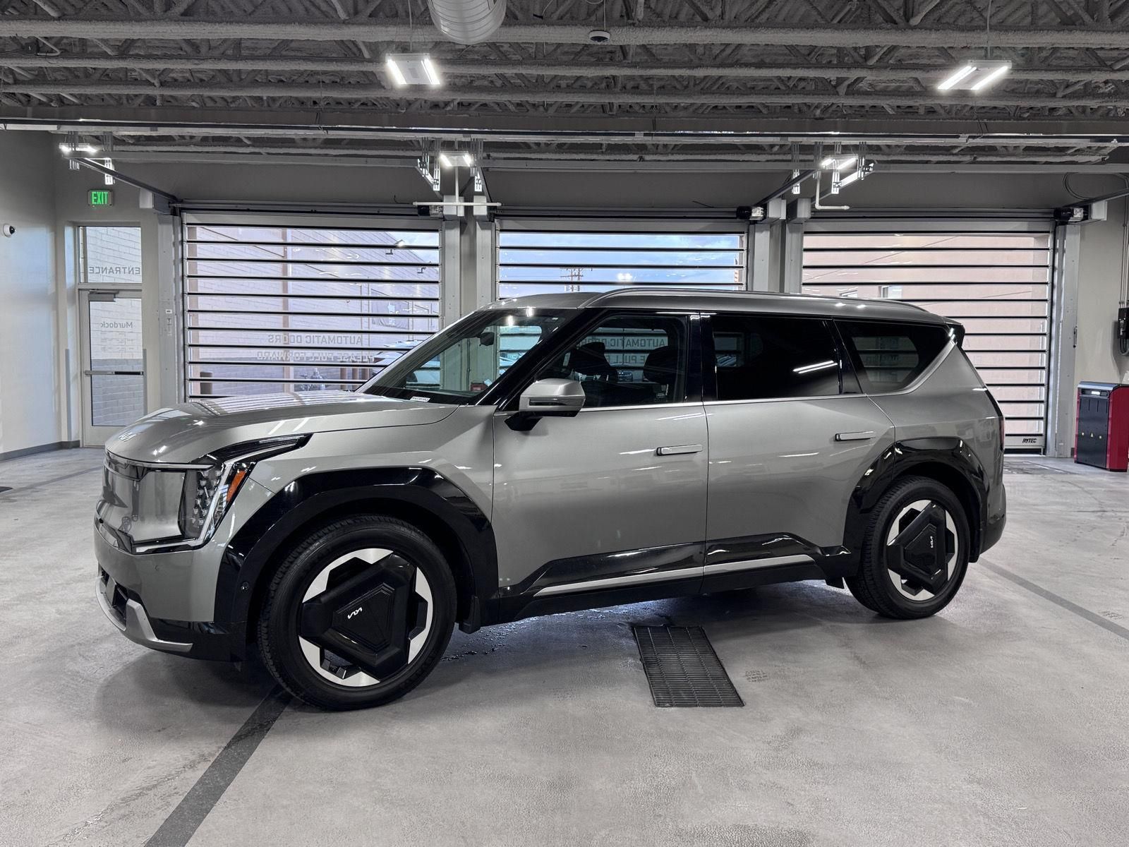 2024 Kia EV9 Land